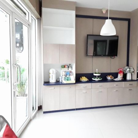 Banmeesukko Bed & Breakfast Фитсанулок Екстериор снимка
