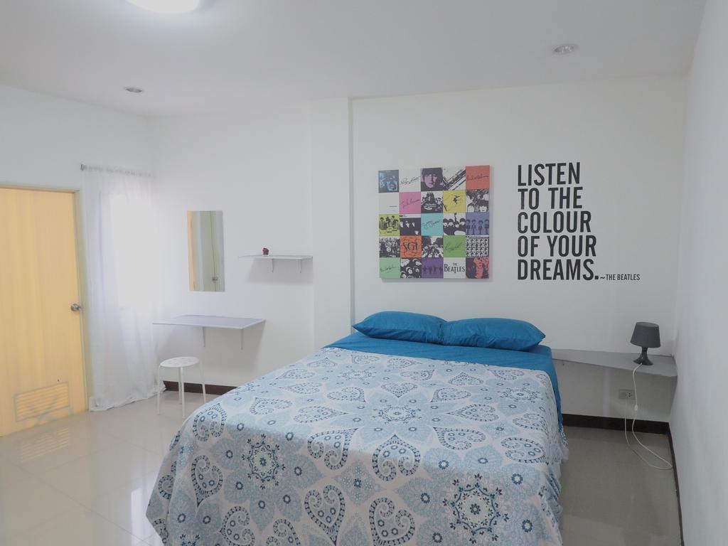 Banmeesukko Bed & Breakfast Фитсанулок Екстериор снимка