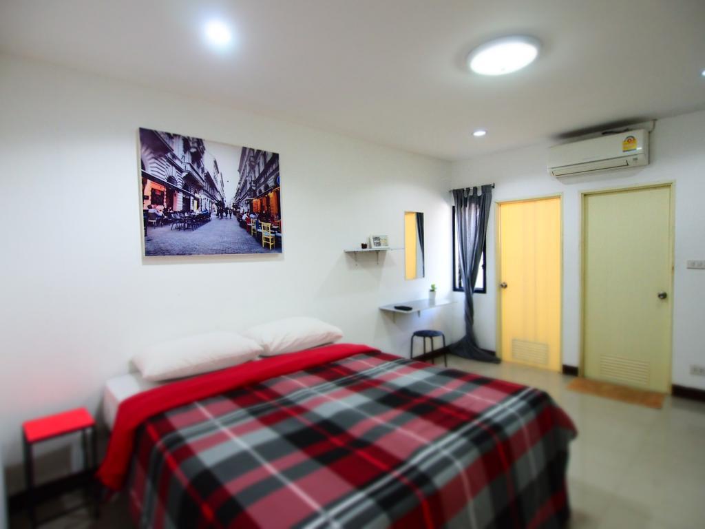 Banmeesukko Bed & Breakfast Фитсанулок Екстериор снимка