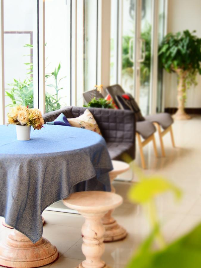 Banmeesukko Bed & Breakfast Фитсанулок Екстериор снимка