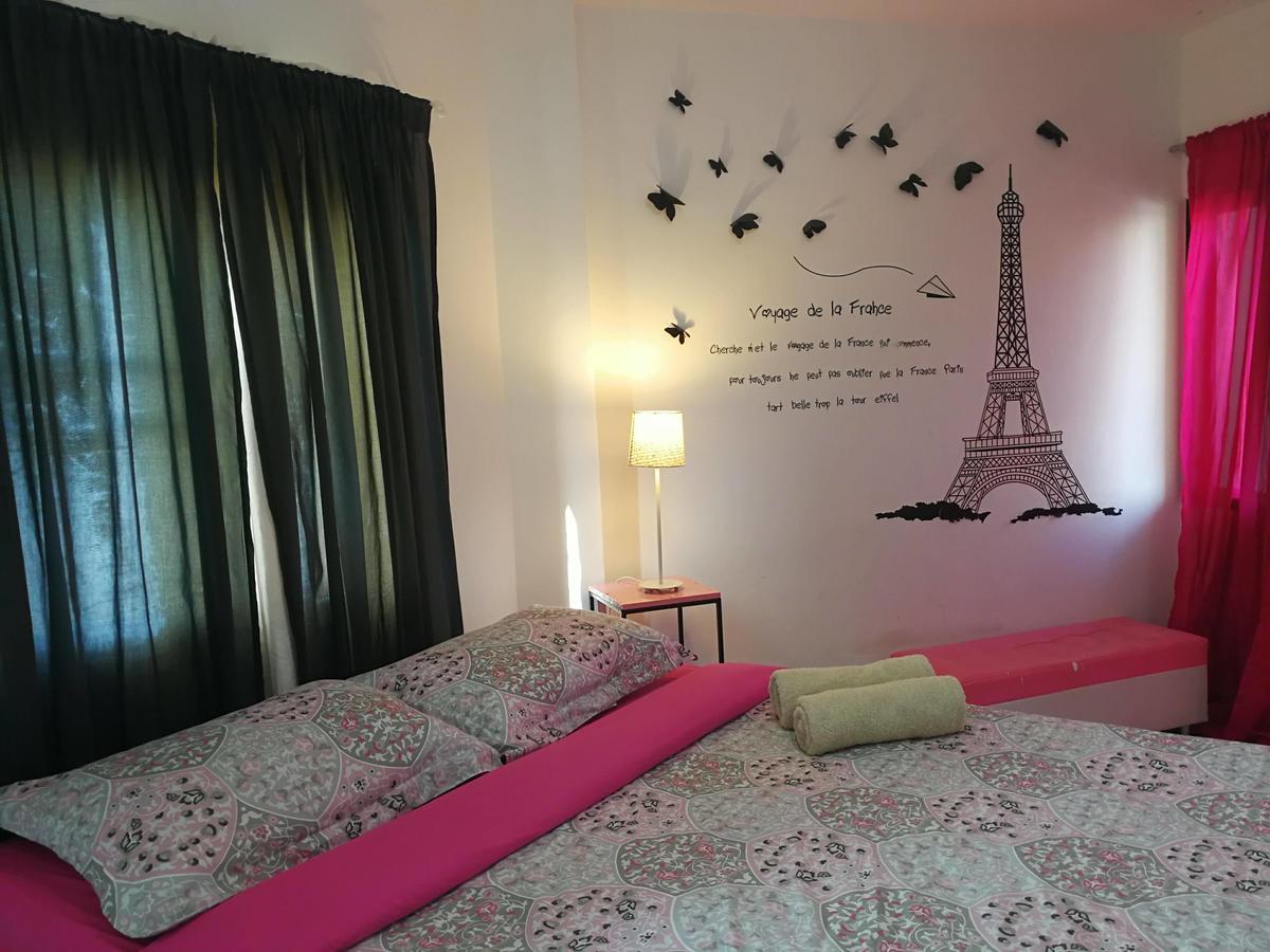 Banmeesukko Bed & Breakfast Фитсанулок Екстериор снимка