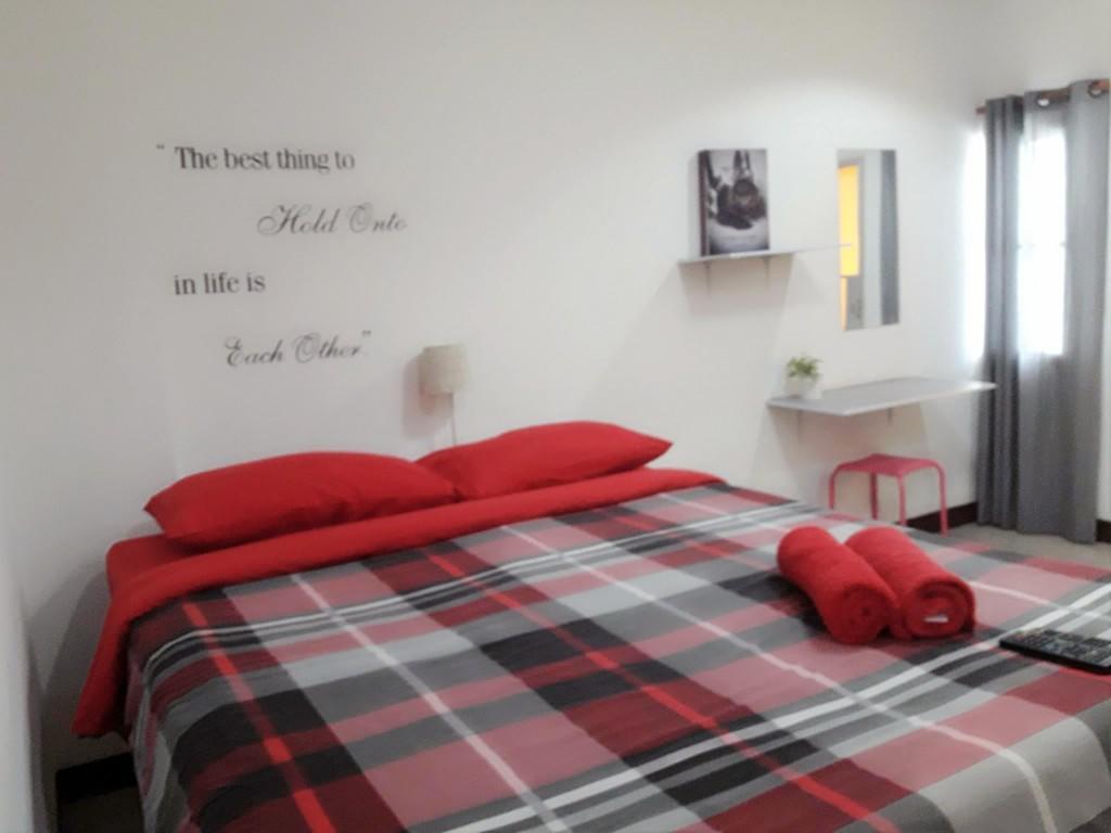 Banmeesukko Bed & Breakfast Фитсанулок Екстериор снимка