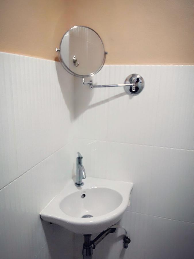 Banmeesukko Bed & Breakfast Фитсанулок Екстериор снимка